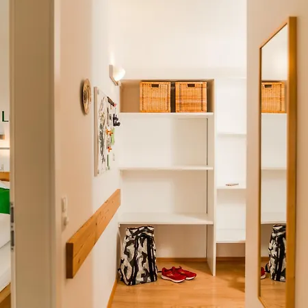 Alpin Reinhard Tritscher 公寓 *